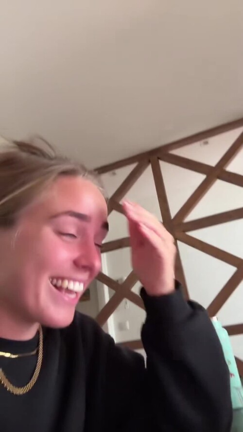 Svensk-dame-har-trobbel-med-norsk-ChatGPT.-q0dhygn76utf116ffbe727fd1da3c.mp4